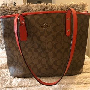 FINAL PRICE!!!!Beautiful Coach Tote Bag ❤️